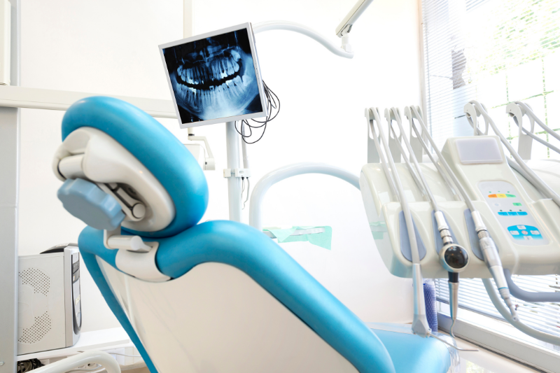 Cómo elegir clínica dental en Almería